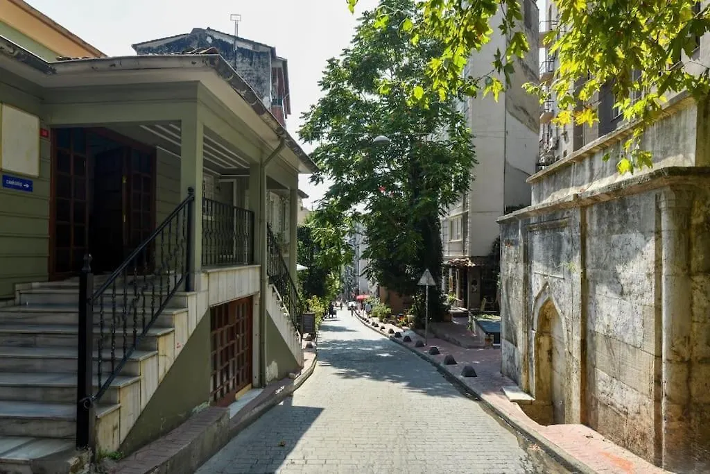 Taksim Private Terrace Close To Antique Store Galata Port Cihangir Istanbul
