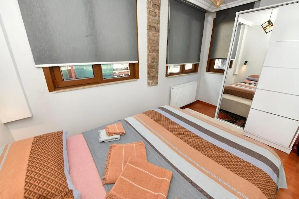 Taksim Private Terrace Close To Antique Store Galata Port Cihangir Istanbul