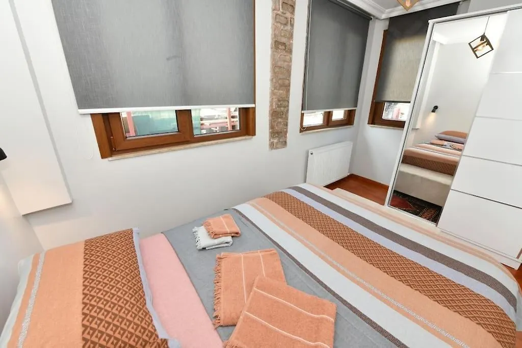 Taksim Private Terrace Close To Antique Store Galata Port Cihangir 伊斯坦布尔