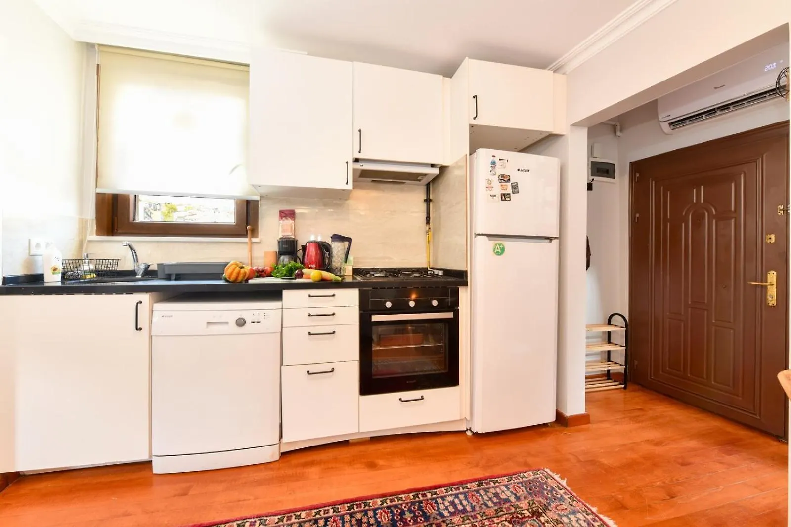 Taksim Private Terrace Close To Antique Store Galata Port Cihangir 伊斯坦布尔 土耳其